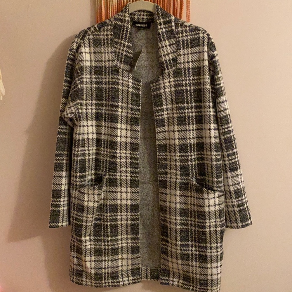 Express sweater coat size XS NWT. Black/white